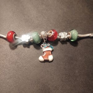 Red and green Christmas bracelet 6 1/2 inches